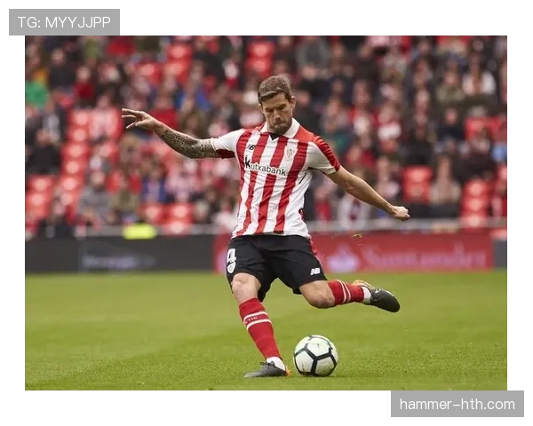 伊尼戈·马丁内斯强势拦截铸就铜墙铁壁,球队防线实力大增 伊尼戈·马丁内斯强势拦截铸就铜墙铁壁,球队防线实力大增