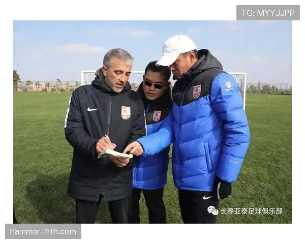 黄潜球队结构解析：主力框架稳固，青训体系持续输送人才